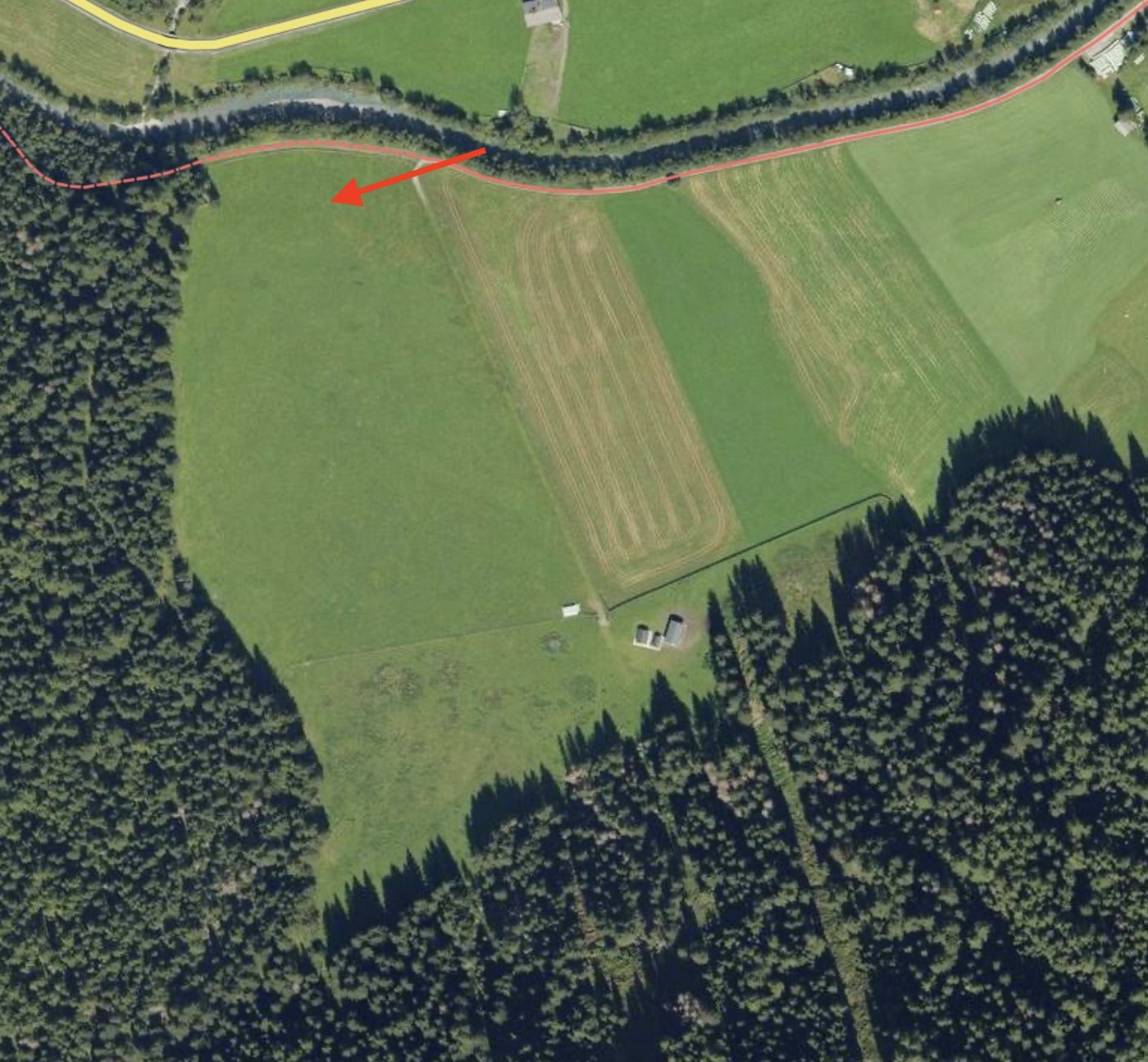 Lageplan: Anfahrt über den Feldweg entlang des Pfitscherbachs